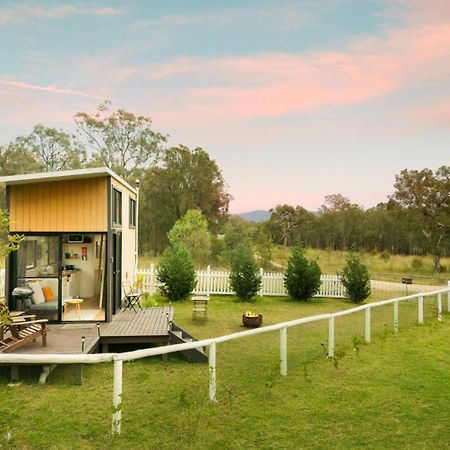 Yellow Rock Views By Tiny Away Broke Exterior photo