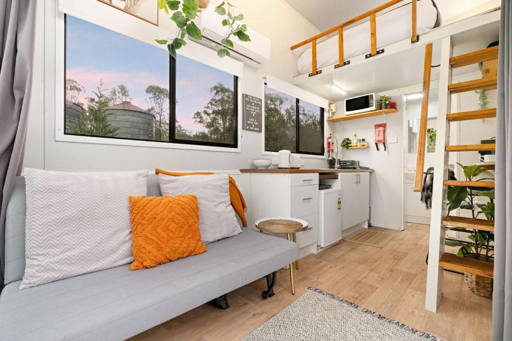Yellow Rock Views By Tiny Away Broke Exterior photo