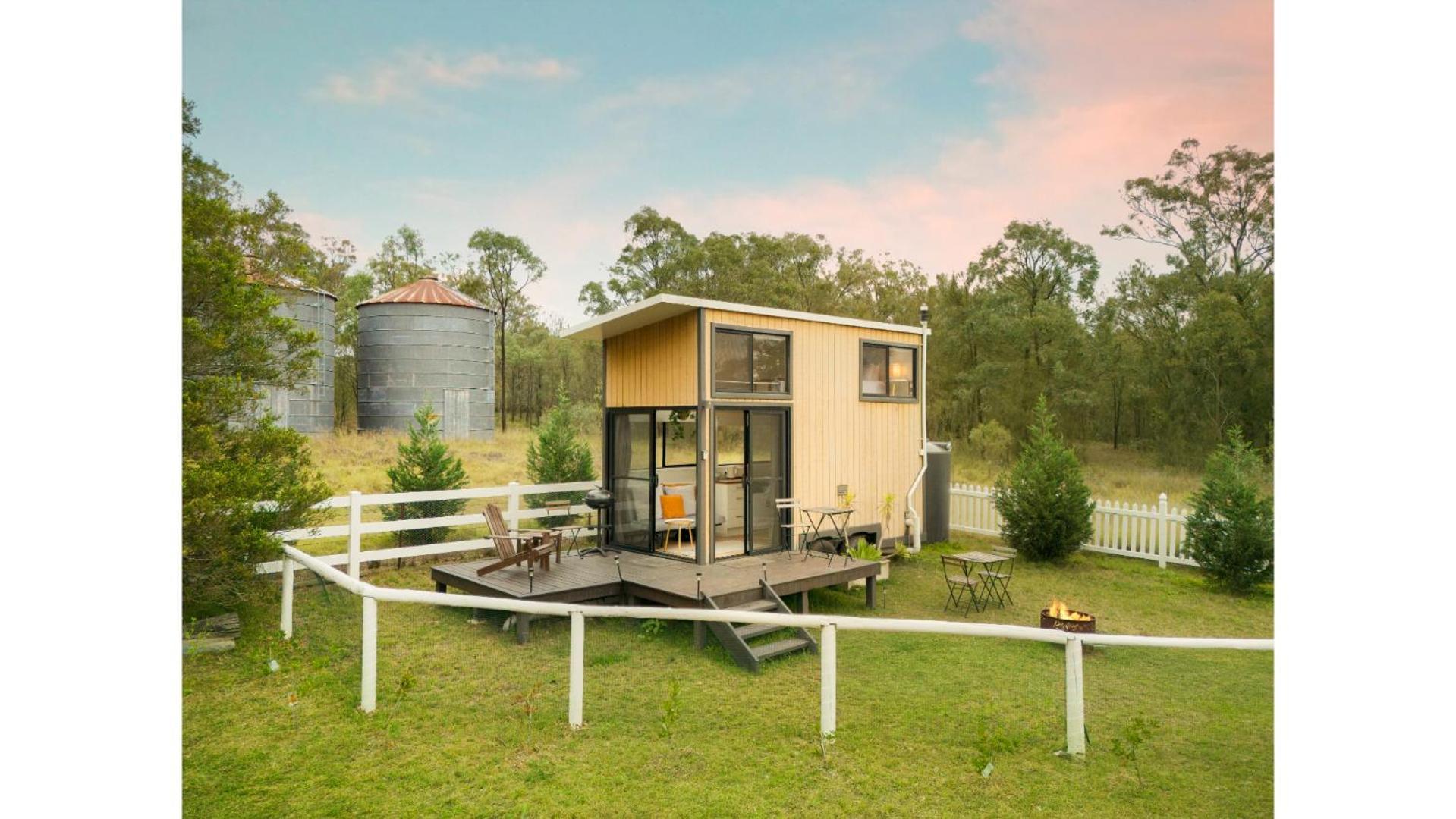 Yellow Rock Views By Tiny Away Broke Exterior photo